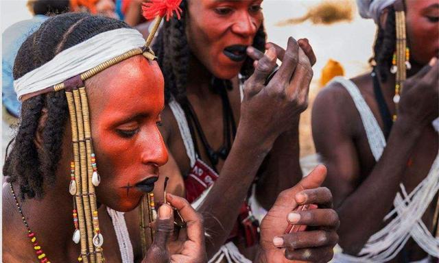 非洲“一妻多夫”的地方，男性很开心，为啥女