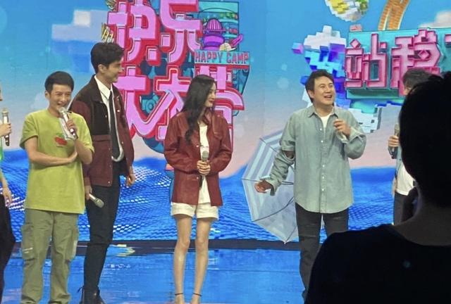 『路透』杨幂唱mojito 路透照中杨幂依然是星光闪耀