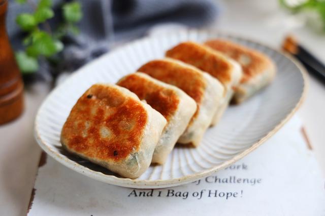 我家隔三差五就做的煎饼，好吃管饱，外表焦香酥脆，馅料丰富多彩