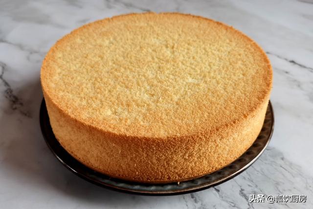 用普通面粉做蛋糕，掌握这几点，照样松软，不塌不成饼，一做成功