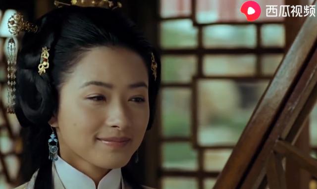 郑爽忘词崩溃大哭，万茜弹错琴淡定重来，没有对比就没有伤害