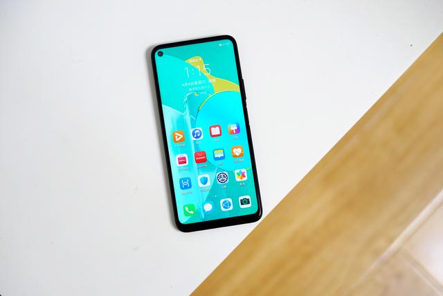 聊聊「中端旗舰」荣耀30S，麒麟820并不是其唯一