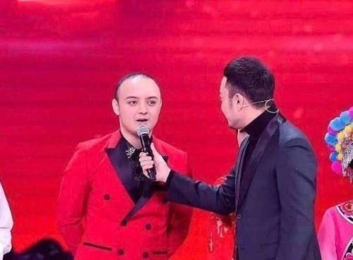 阿尔法：5岁上春晚爆红，18秃顶引群嘲，今21岁颜值重回巅峰