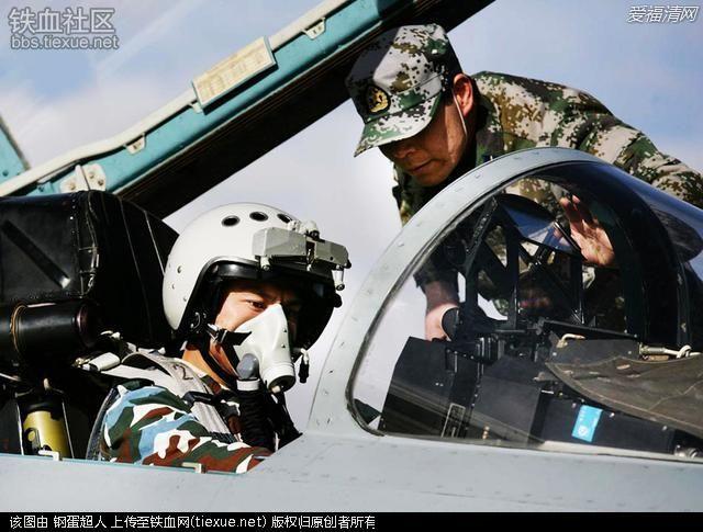 我国培养一个飞行员究竟要多少钱？