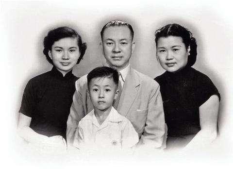 七战七败的黄埔一期军官，三年后发愤图强让老