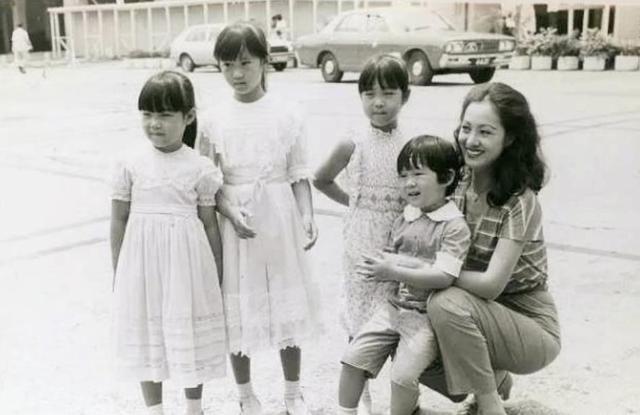 都是生下三女一子，赌王原配凄婉半生，何莉莉