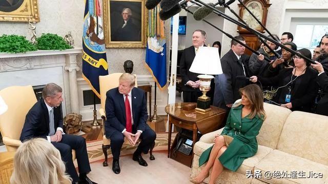 美国第一夫人50岁生日，没礼物还要强颜欢笑，