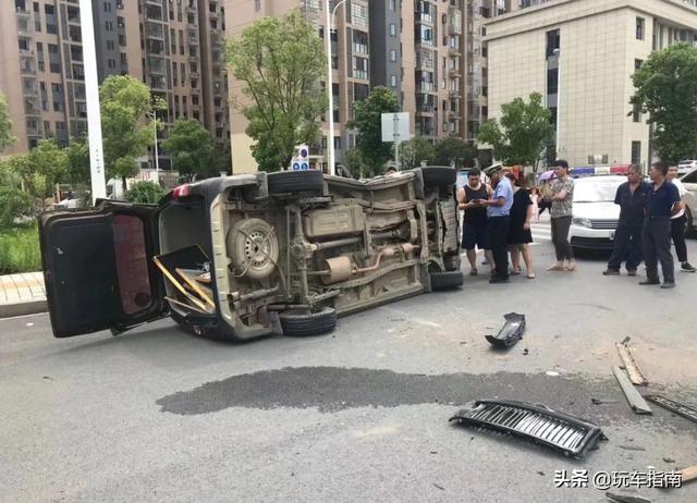 『相撞』劳斯莱斯与长安相撞损失上百万 莫要道德绑架认清违法现实