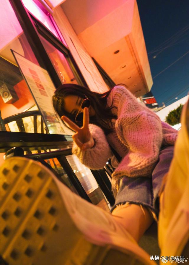 学拍毕业照｜跟李沁、张雨绮、赵露思摆“pose”，用新姿势解锁青春纪念册