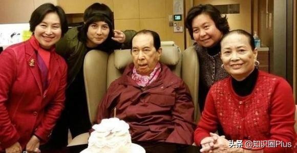 何鸿燊何氏家族悼文，留下四房十七杰，详细了