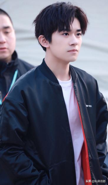 易烊千玺，一个被娱乐圈宠爱的人，你喜欢吗？