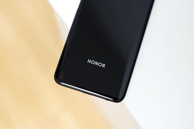 聊聊「中端旗舰」荣耀30S，麒麟820并不是其唯一