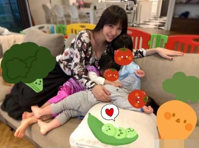 王力宏罕晒烘焙照，被孩子称烤包爸他一脸幸福，肱二头肌太抢镜