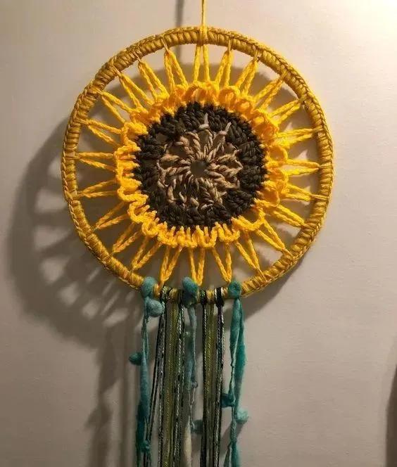 只需两种颜色的线，就能钩出百种花样向日葵，装点生活全靠它