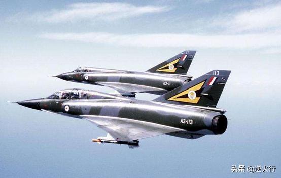 袖珍的法国超音速幻影Ⅳ轰炸机，战斗机改来的