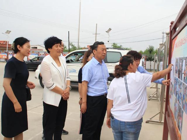 省妇联调研组一行来我市调研转变作风为基层减负工作