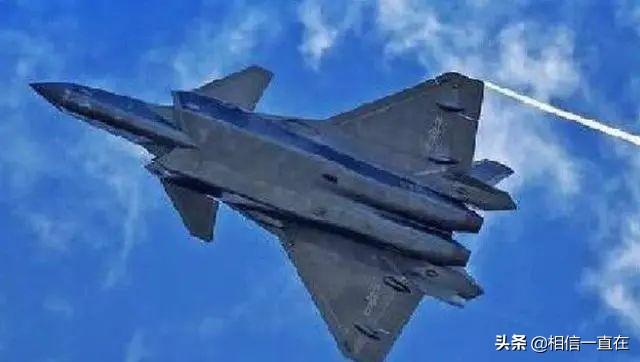 别只盯着歼10矢量喷管看, 中国空军真正的飞跃已