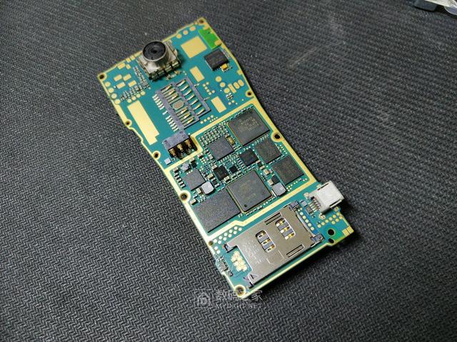 內置機械硬盤！諾基亞曾經的黑科技手機N91詳細拆解+硬件簡單分析
