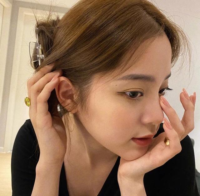 娜娜|欧阳娜娜次染发 让整个人看来更为成熟和女人味