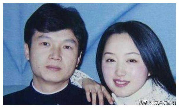 杨钰莹年近50至今未婚，看到曾经旧照，难怪无人敢追