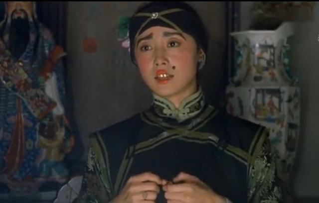 刘蓓混乱情史：遭5婚丈夫抛弃，三婚再嫁前夫，