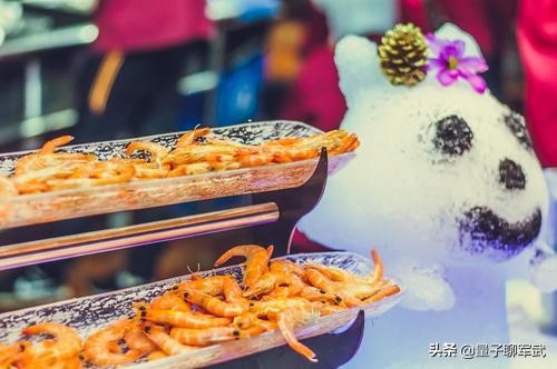 航母的食物饮水补给从何而来，怎么保存呢