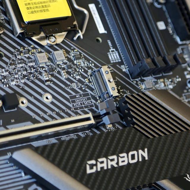 微星MPG Z490 GAMING CARBON WIFI主板开箱小测