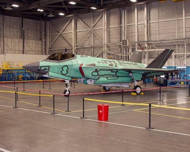 美军被迫吞下自己苦果，大批F35交货推迟，歼2