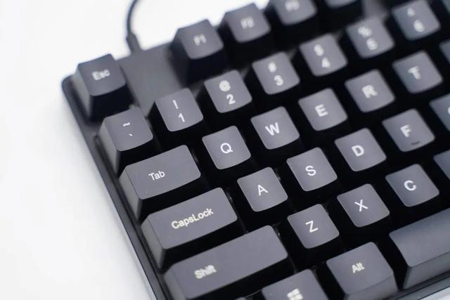 “年轻人的第一把机械键盘”，小米机械键盘到