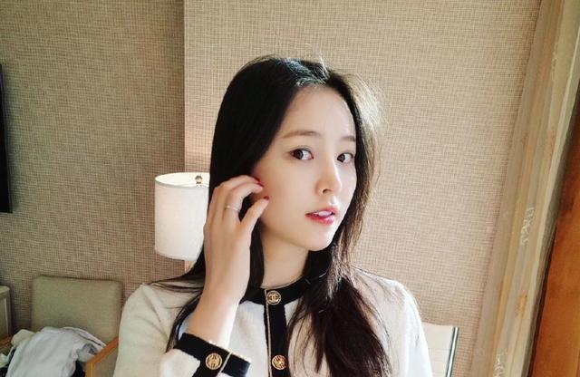 19岁因“一字马”爆红，却拒绝进入娱乐圈，今定