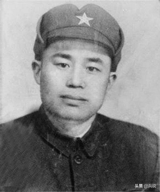 王近山抢战士机枪，班长不松手：您别打了！我