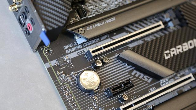 微星MPG Z490 GAMING CARBON WIFI主板开箱小测
