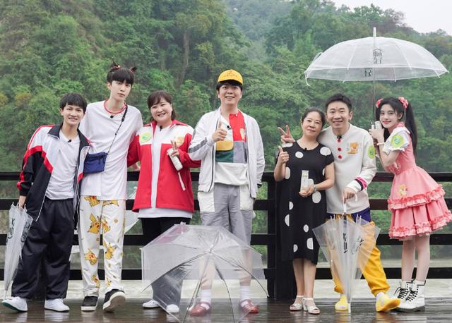 郑爽cos美人鱼，当她与贾玲同框出镜，才懂“巴掌脸”有多优越