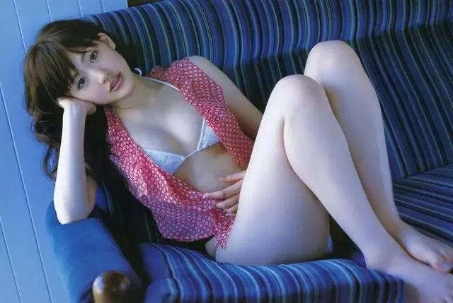 绫濑遥夺日本女星超30岁榜首！前十都雪肤娇嫩魔鬼身材