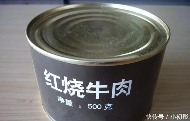 见识一下原解放军工厂所生产的红烧牛肉罐头, 里面都是真材实料