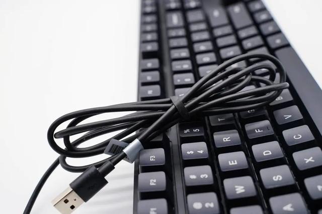 “年轻人的第一把机械键盘”，小米机械键盘到