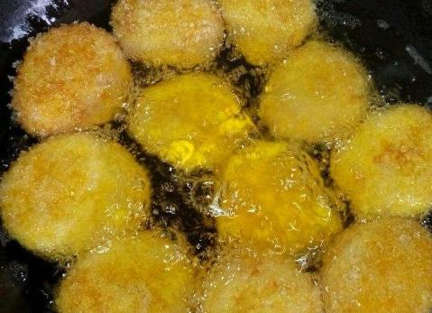 ���Ϲϱ�������ɵɵֻ��Ŵ�׷��ˣ������2�����Ϲϱ���Ŵ������