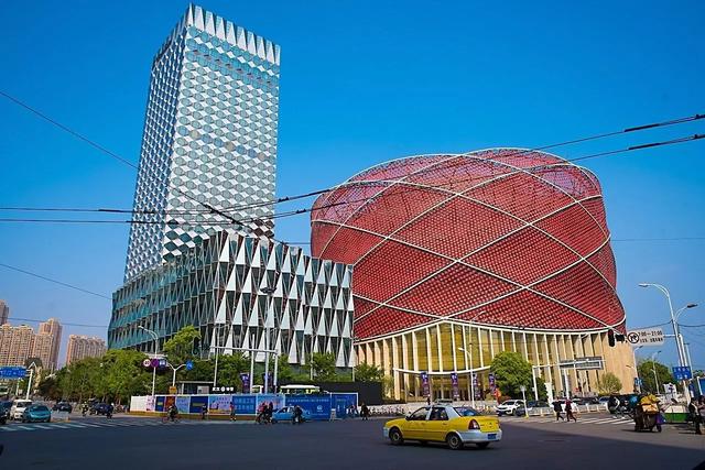 武汉豪车最多的7家停车场大曝光！贫穷限制了你