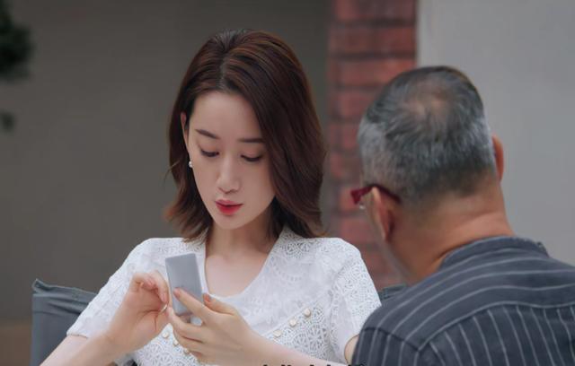 她5岁出道，演艺圈磨砺22年不红，如今在《怪你过分美丽》走红