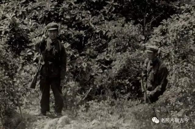 70年代罕见老照片，苏军镜头中的解放军边防战士