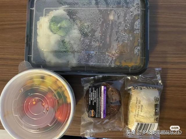 从国内回加拿大de隔离日记：隔离酒店每天吃的是这样的...