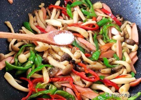 便秘最怕吃这菜，8元一斤，3块钱能炒一大盘，常吃清肠通便治便秘