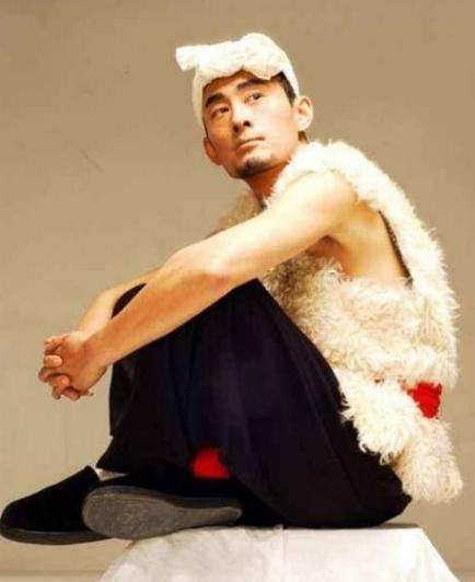 官宣：被网友造谣“吃软饭”，坐拥千万豪车豪