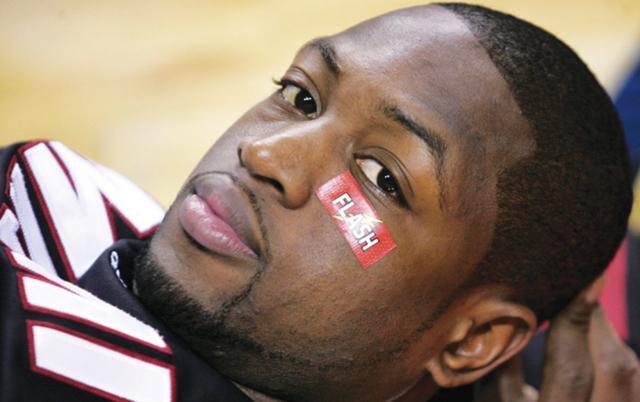 被NBA明令禁止的幾種裝備，喬丹AJ鞋都被禁，甚至連搞髮型也不行