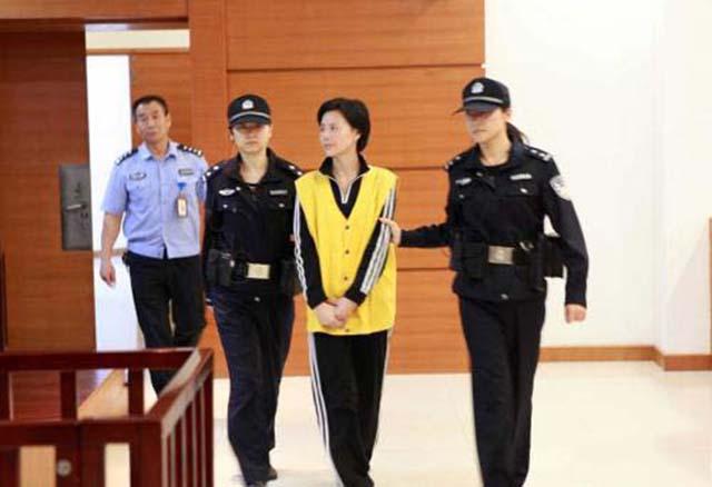 江蘇常熟“第一美人”，模特靠借錢成為富婆，4年“借”了17億