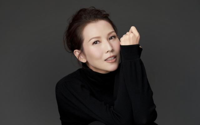 港普F4合体拍大片，蔡少芬朱茵陈法蓉洪欣同框，被赞岁月不败美人