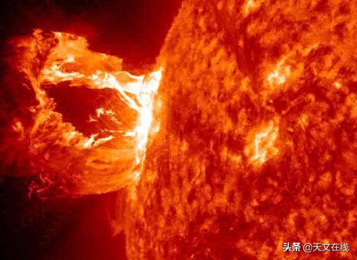 行星公转中心、太阳系之主：太阳是否像行星一样不停旋转着？