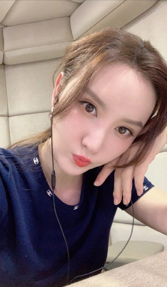 担当|浪姐apologizer担当张萌来了！ 半夜录视频为吐槽林有有角色一事道歉