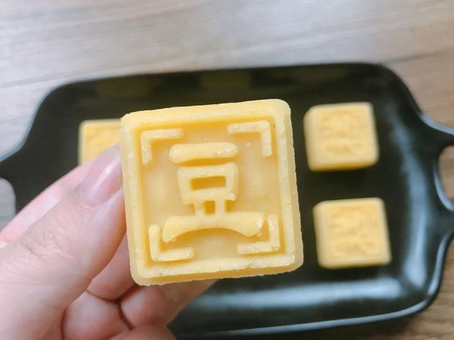 超好吃的绿豆糕，只要3种简单食材，香甜细腻入口即化，夏日必备