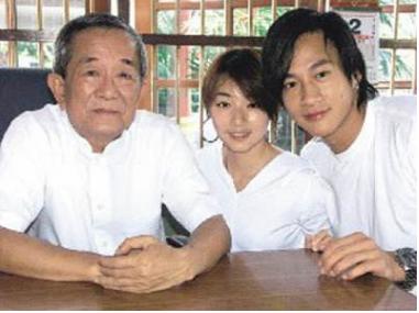 周钦南：自称白龙王“转世”，据说半个娱乐圈都是他徒弟